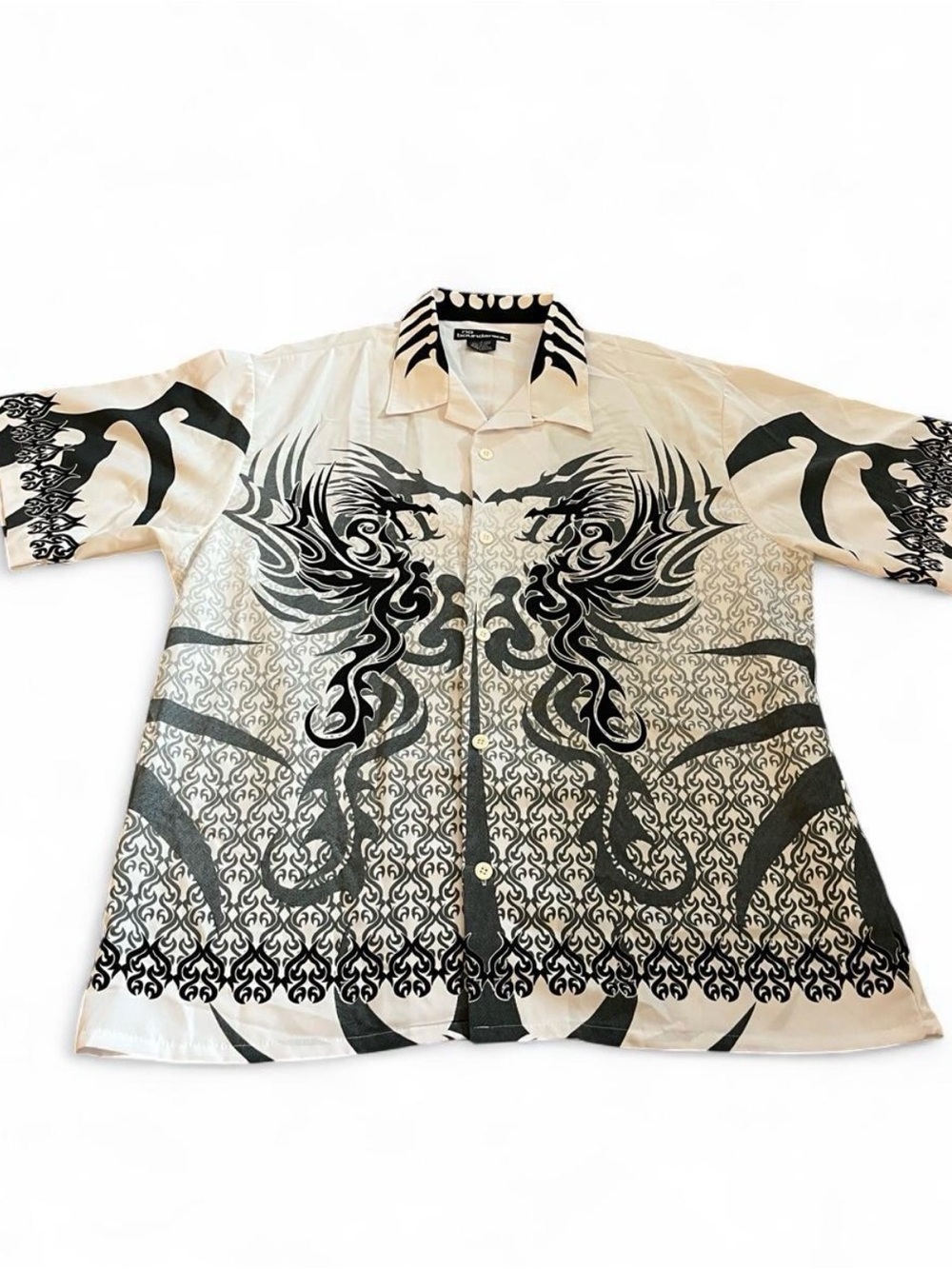 Men’s Y2K No Boundaries Graphic Tribal Dragon Button-Up Grunge Emo Shirt Size L.